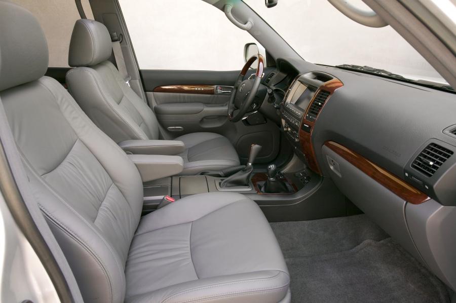  Lexus GX470 2005 года  (фото 22 из 31)